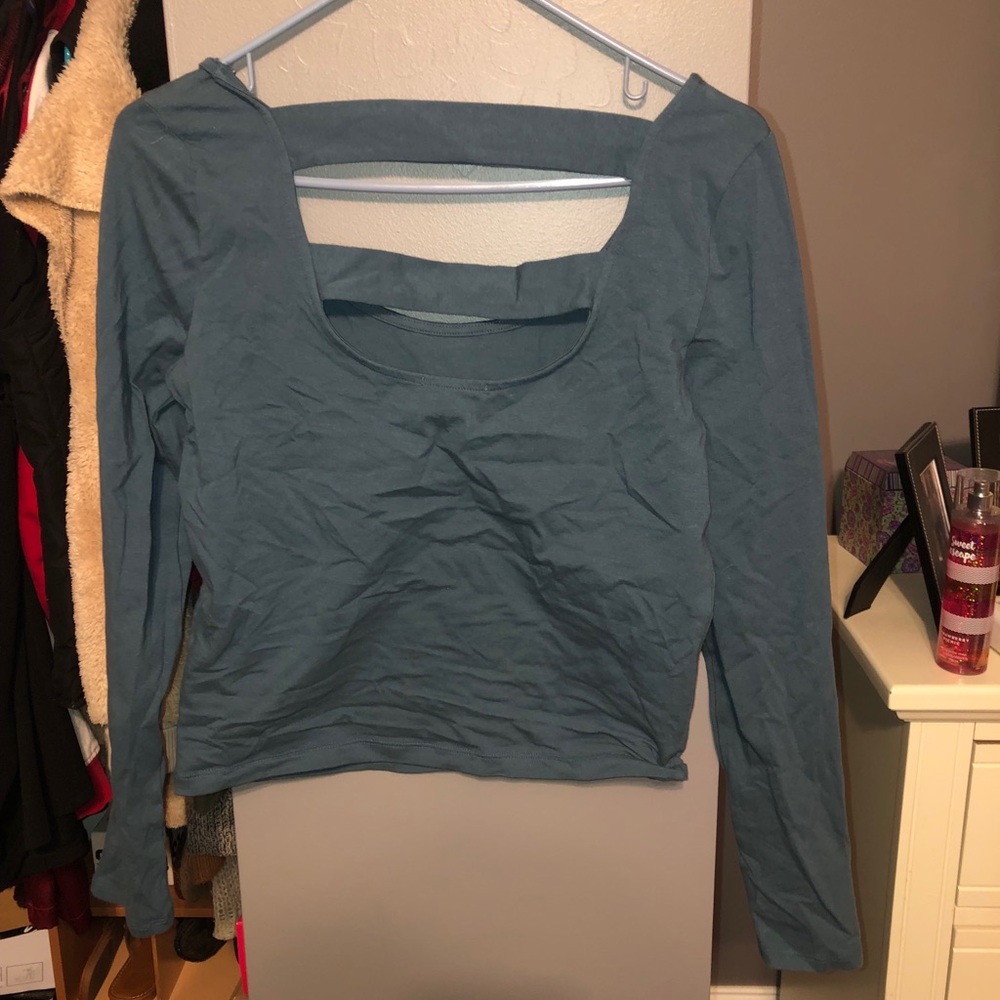 Blue long sleeve cropped top